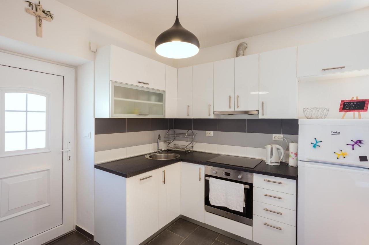 Pradini Apartment Poljana (Ugljan)